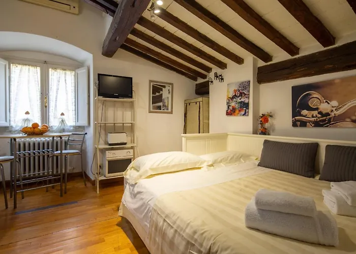 Santa Trinita Suite A